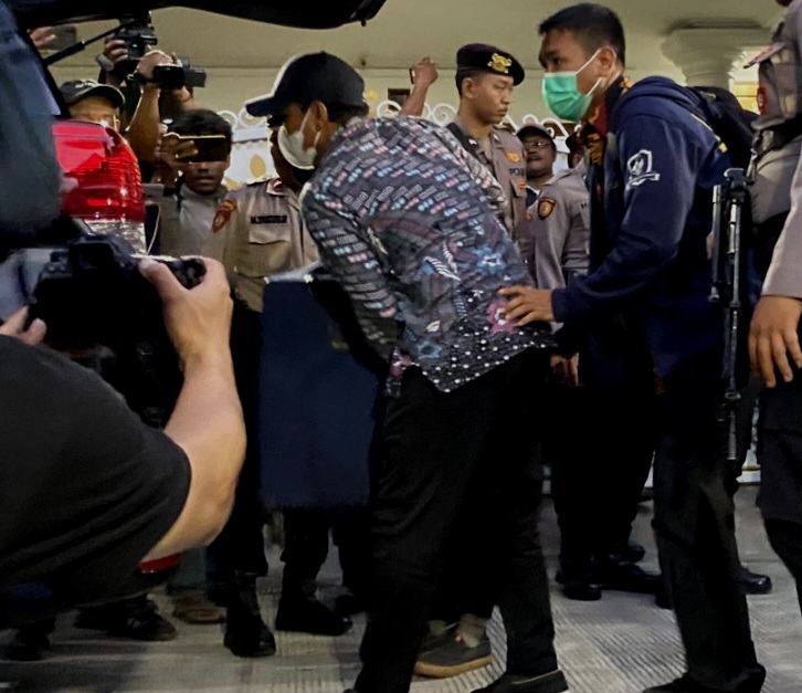 KPK Geledah Rumah Sekjen PDIP Hasto Kristiyanto, Sita Buku dan Flashdisk Terkait Kasus Harun Masiku